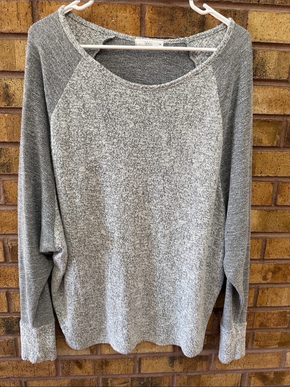 TALULAH Light Heather Gray Scoop Neck Pullover